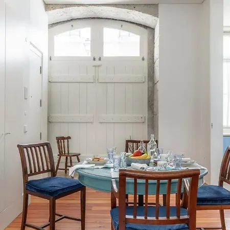 Daire Plum Guide - Stable Doors Lisboa